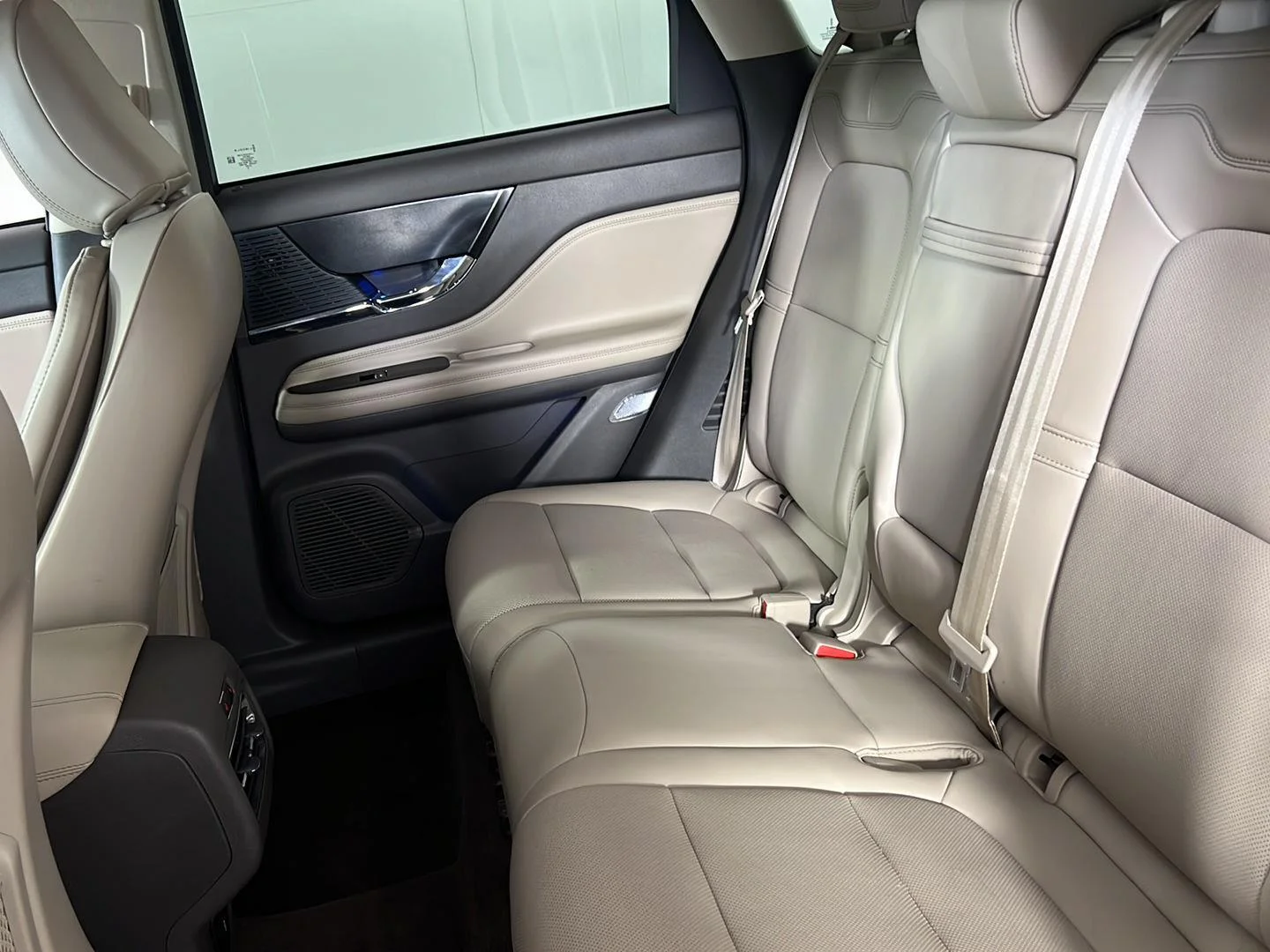 Used 2021 Iced Mocha Lincoln Standard image 4