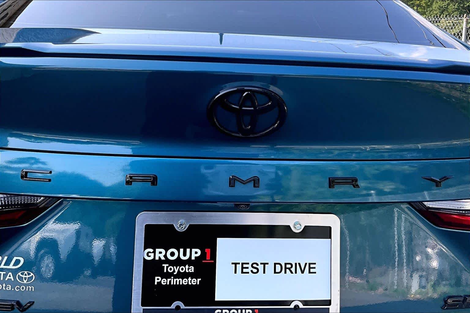 Used 2025 Ocean Gem Toyota SE image 31