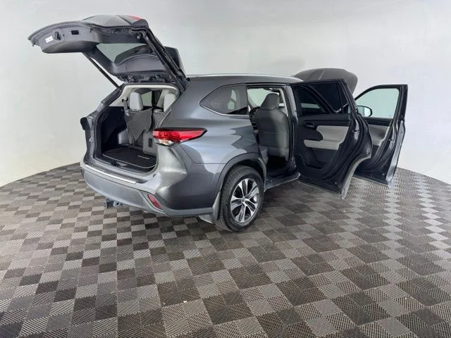 Used 2020 Gray Toyota XLE image 20