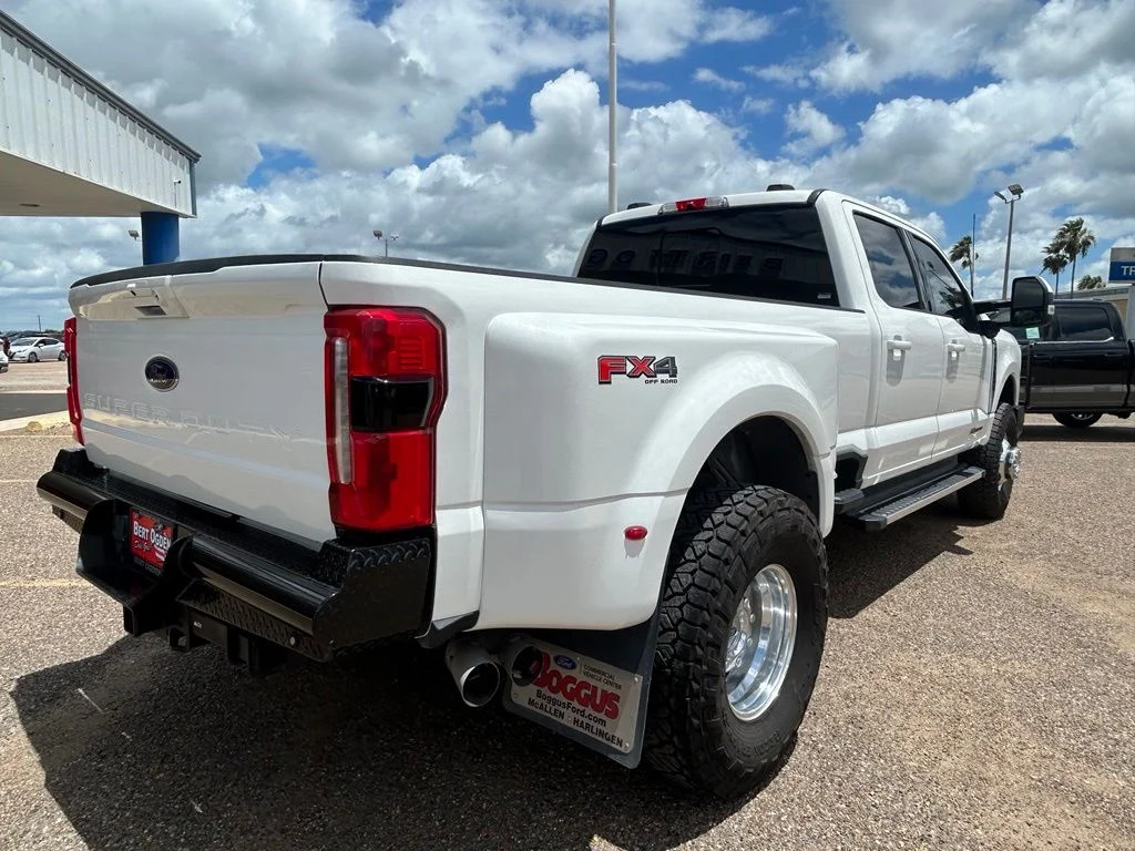 Used 2023 White Ford Lariat image 6