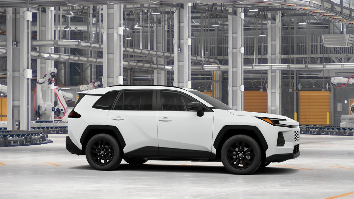 New 2026 Ice Cap Toyota XLE Premium image 13