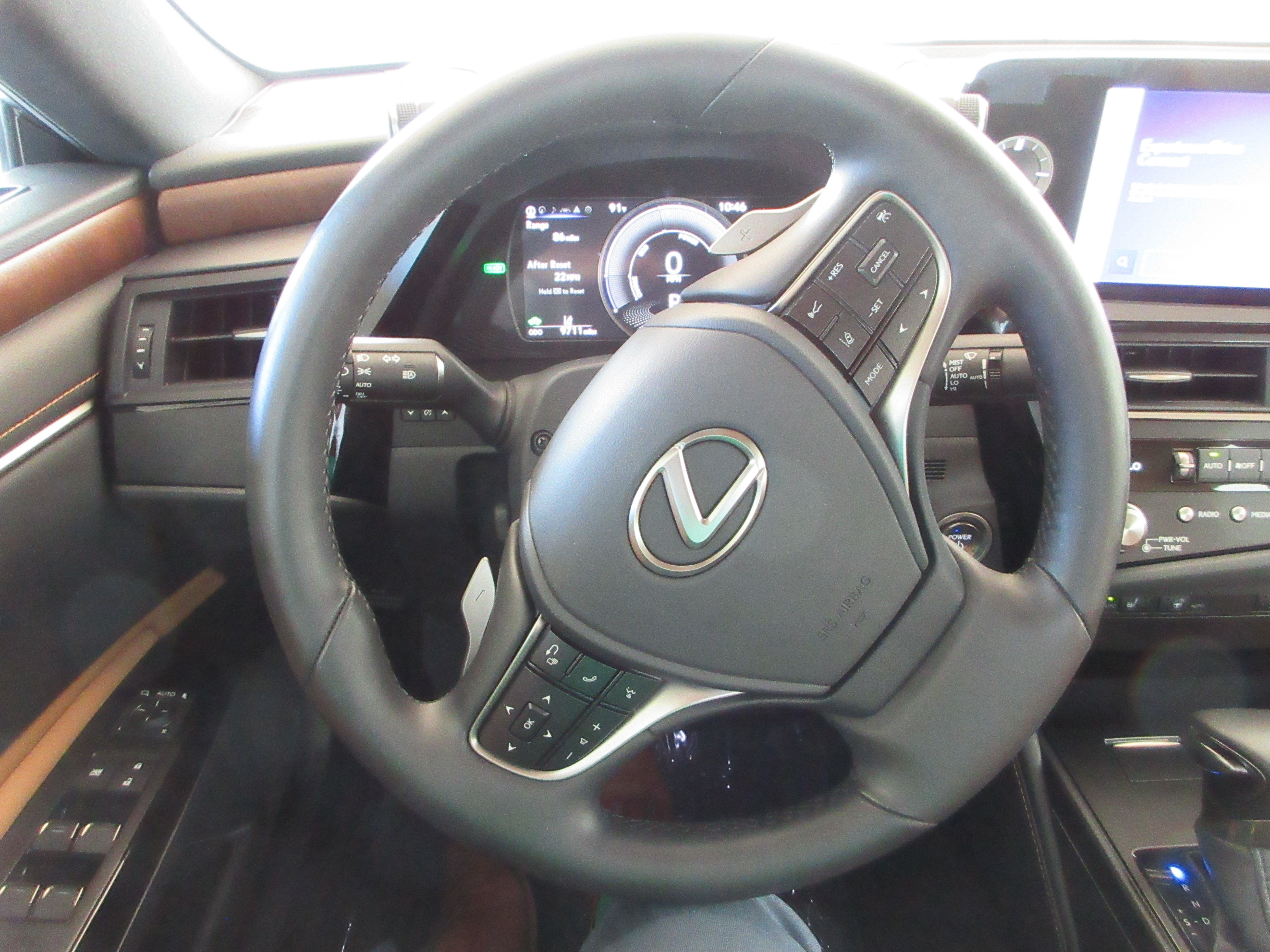 Used 2025 Nightfall Mica Lexus 300h image 34