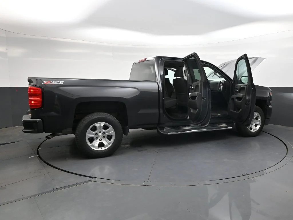 Used 2016 Tungsten Metallic Chevrolet LT image 35