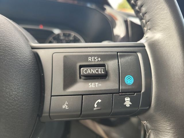 Used 2025 White Nissan SV image 27