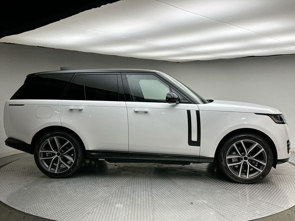 New 2026 Fuji White Land Rover SE image 12