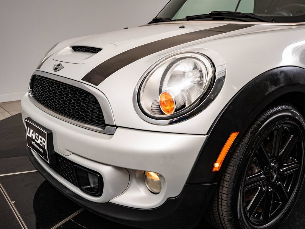 Used 2014 White Silver MINI  image 15