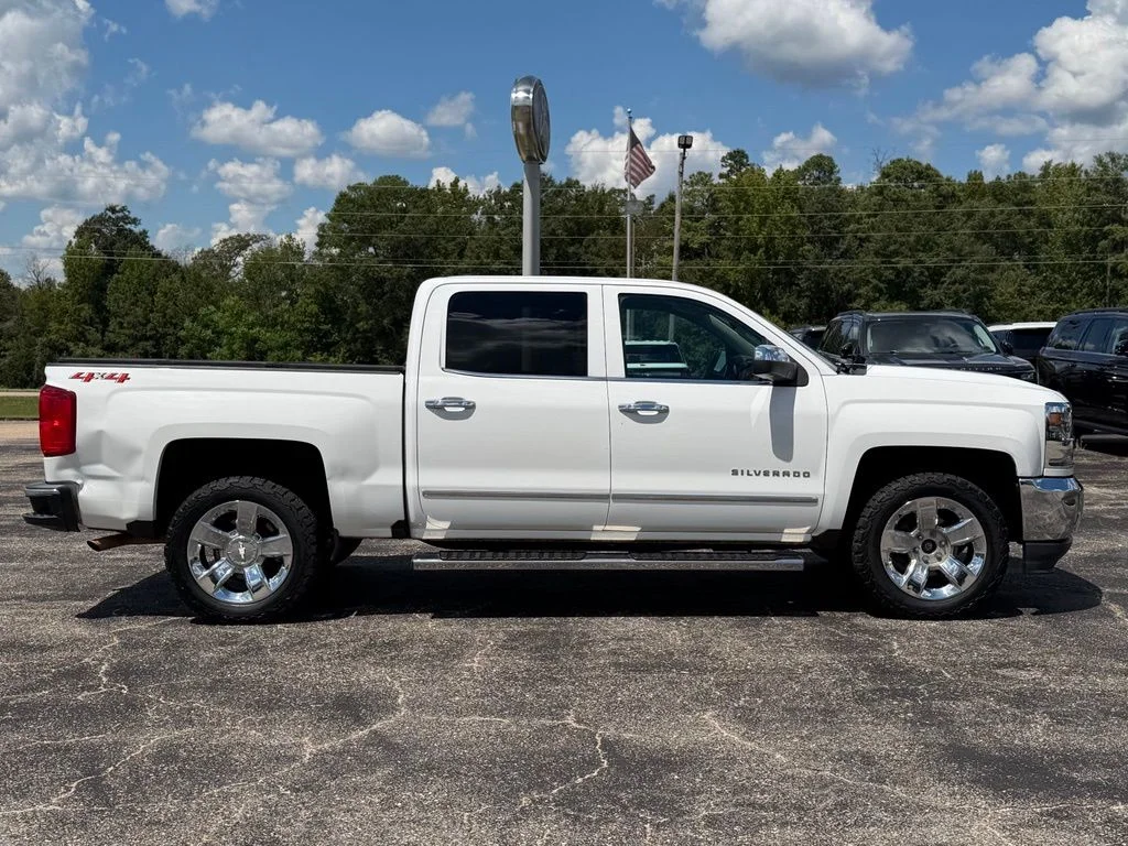 Used 2018 White Chevrolet LTZ image 17