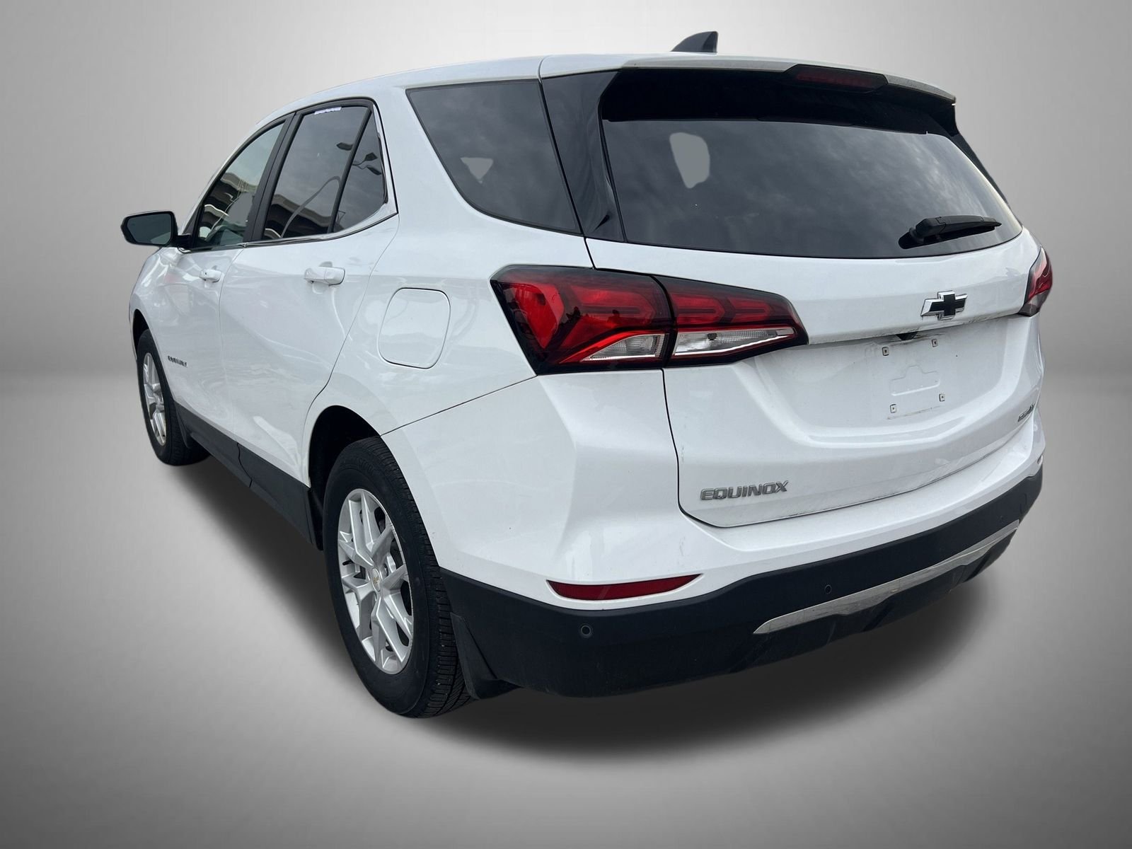 2024 Chevrolet Equinox LT photo 3