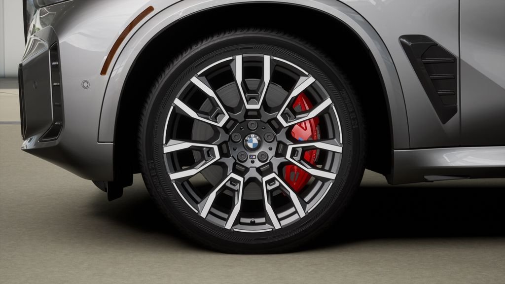 Used 2026 Skyscraper Grey Metallic BMW M60i image 33