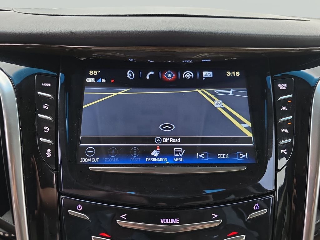 Used 2020 Crystal White Tricoat Cadillac Luxury image 27