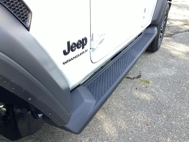 New 2026 Bright White Clearcoat Jeep 4-DOOR SPORT S image 17
