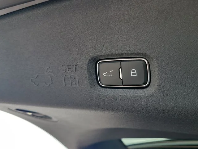 New 2027 Black Metallic Ford Active image 11