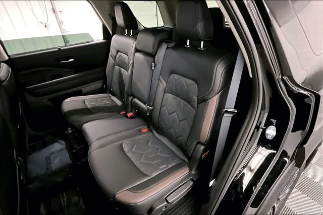New 2026 Super Black Nissan Platinum image 11