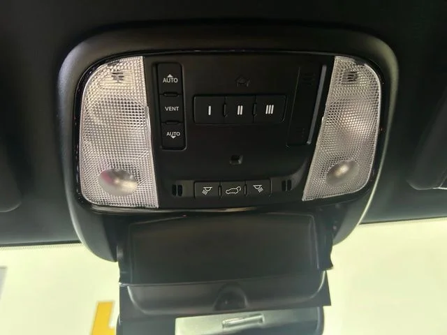 New 2026 Diamond Black Clear-Coat Exterior Paint Dodge GT PLUS image 36
