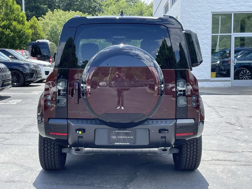 New 2026 Sedona Red Land Rover X-Dynamic SE image 5
