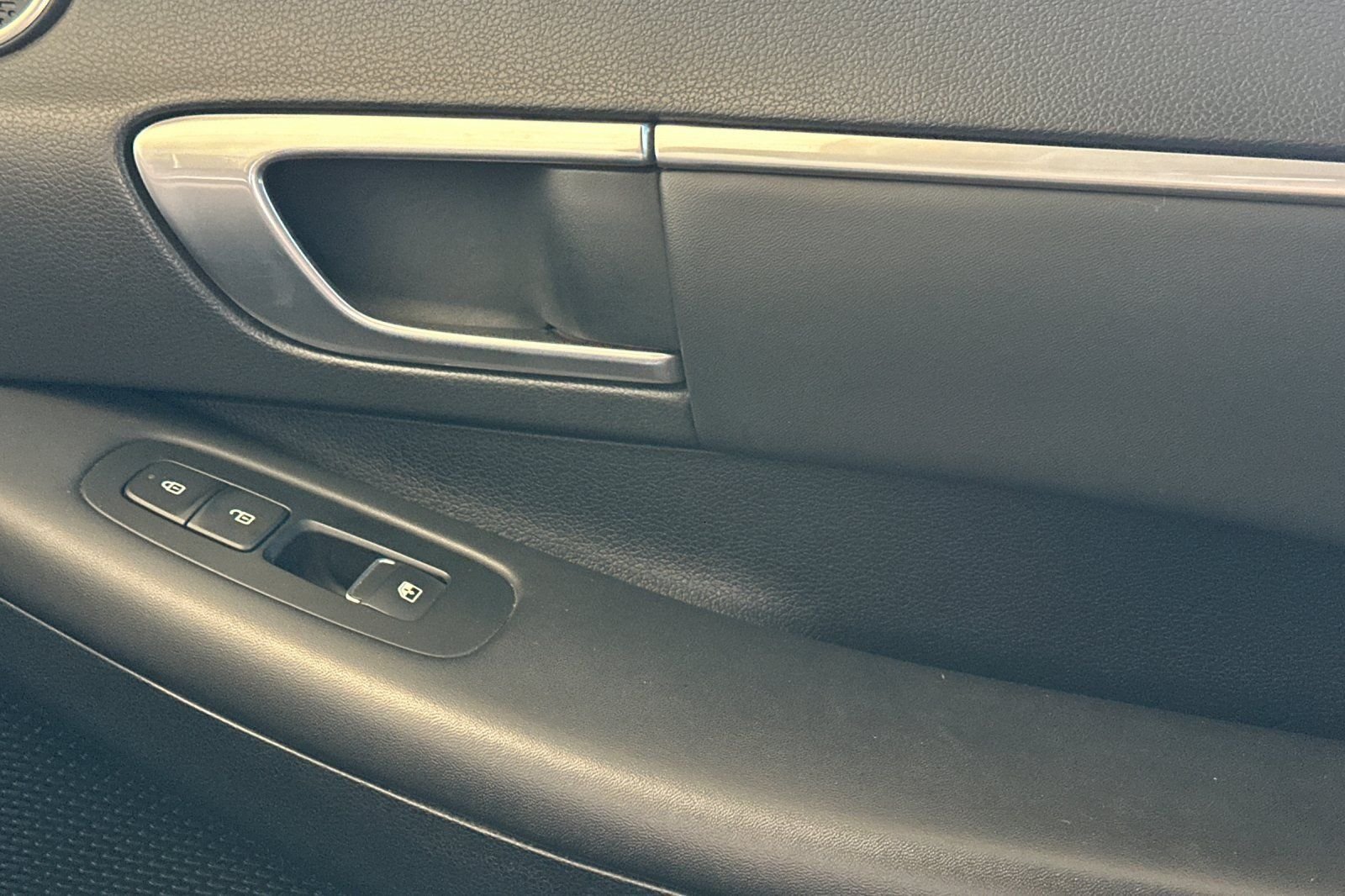 Used 2022 Gray Hyundai SEL image 18