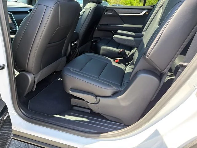 Used 2026 Summit White GMC Elevation image 21