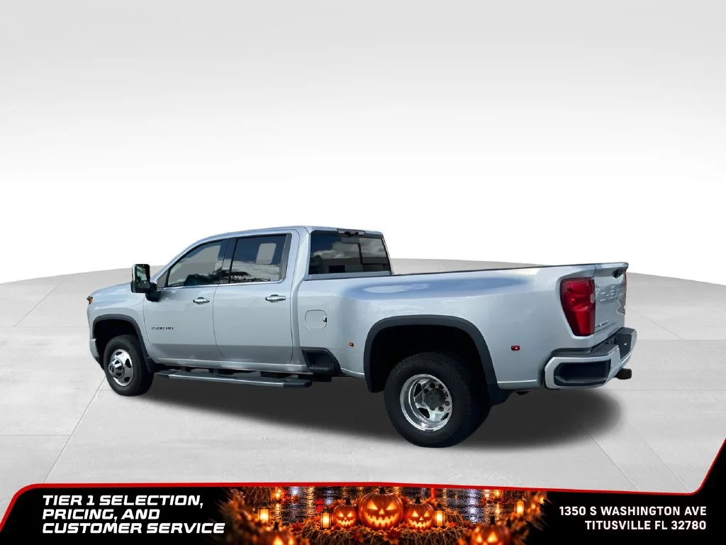 Used 2020 SILVER ICE METALLIC Chevrolet High Country image 4