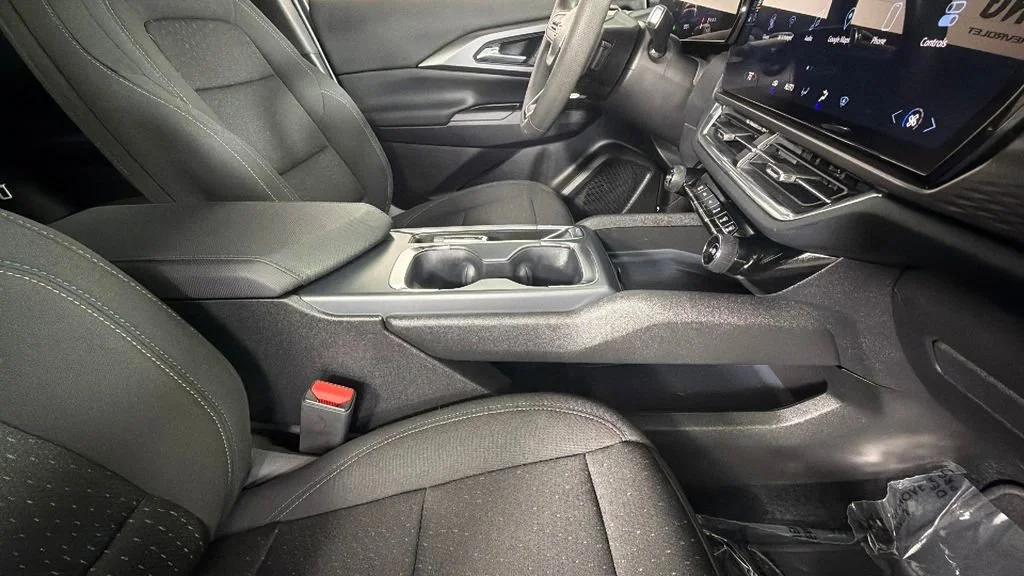 Used 2025 Black Chevrolet LT image 34