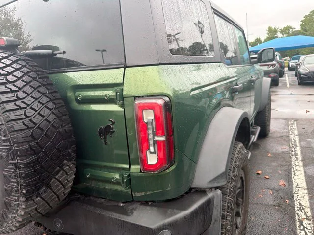 Used 2023 Eruption Green Metallic Ford Wildtrak image 8