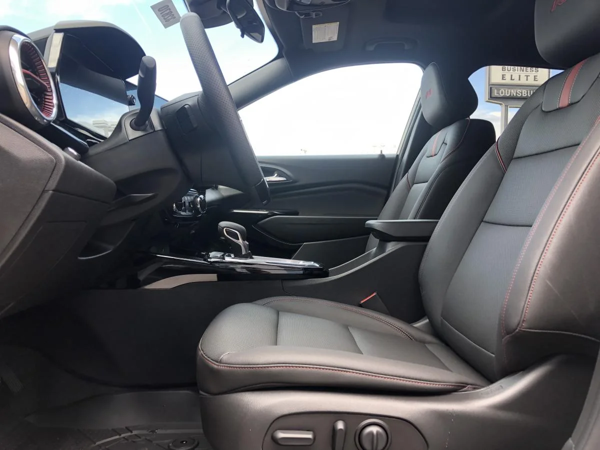 New 2026 White Chevrolet Fwd 4dr 2rs image 10