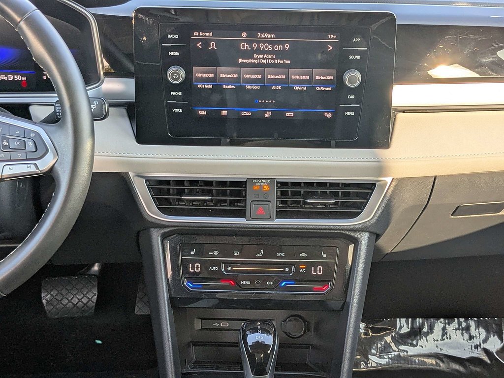 2025 Volkswagen Taos SE - Photo 18
