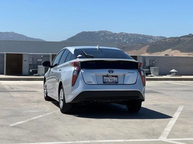 Used 2018 Silver Toyota Four image 32