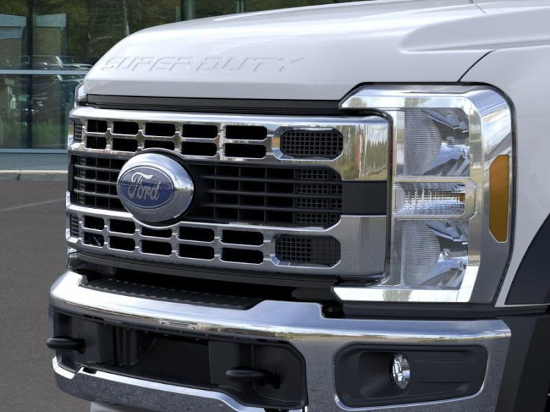 2025 Ford F-550 Super Duty Chassis Cab XL - Photo 17