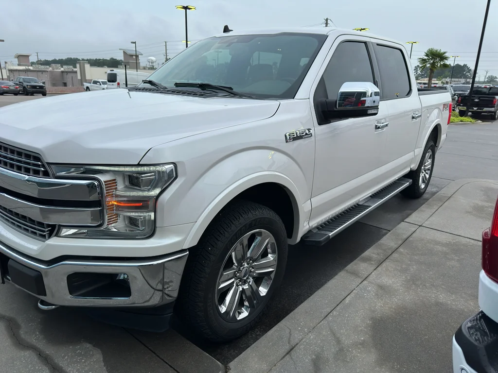 Used 2019 White Platinum Metallic Tri-Coat Ford LARIAT image 1