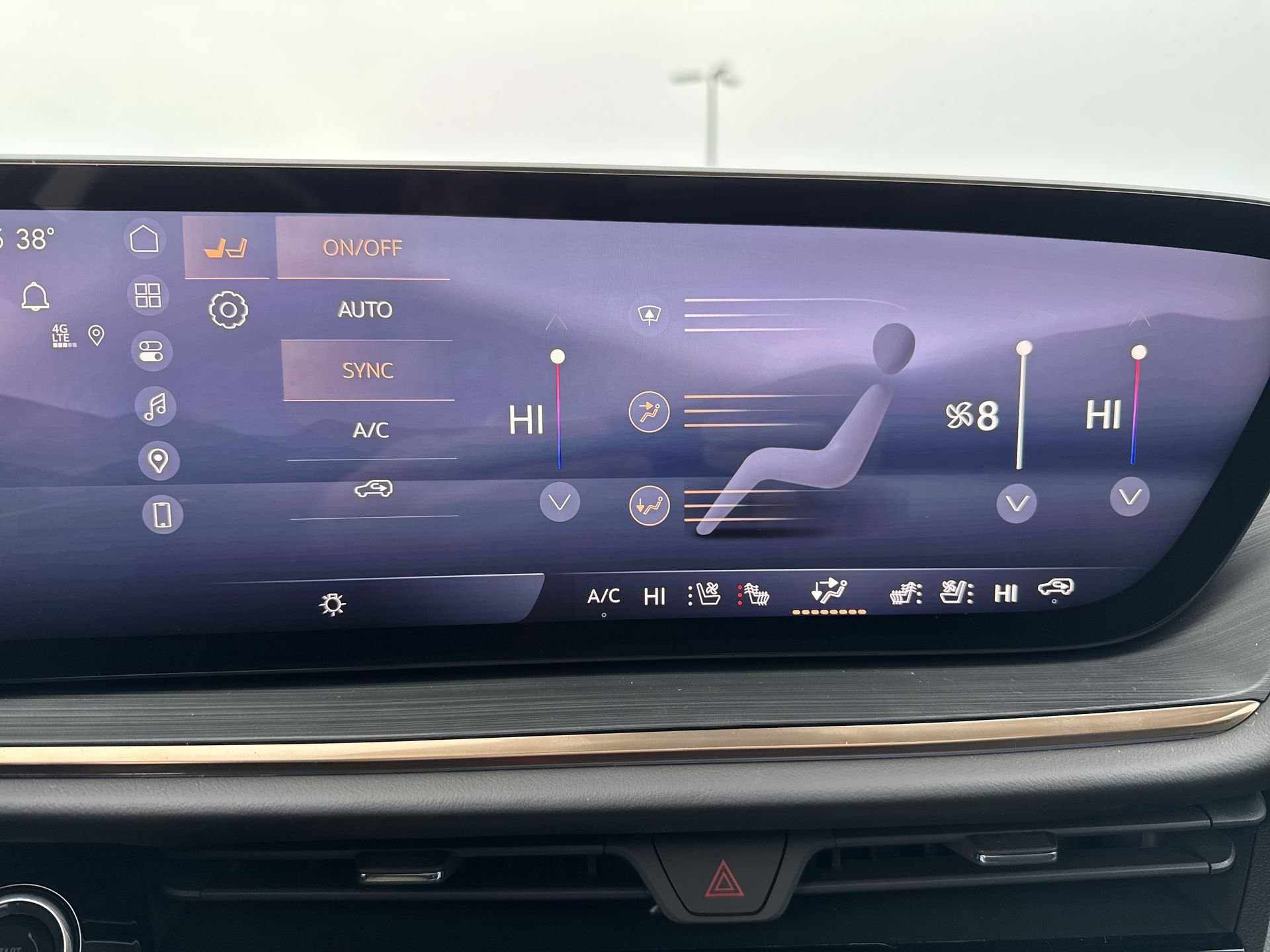 New 2026 Iridescent White Tricoat Buick Avenir image 32