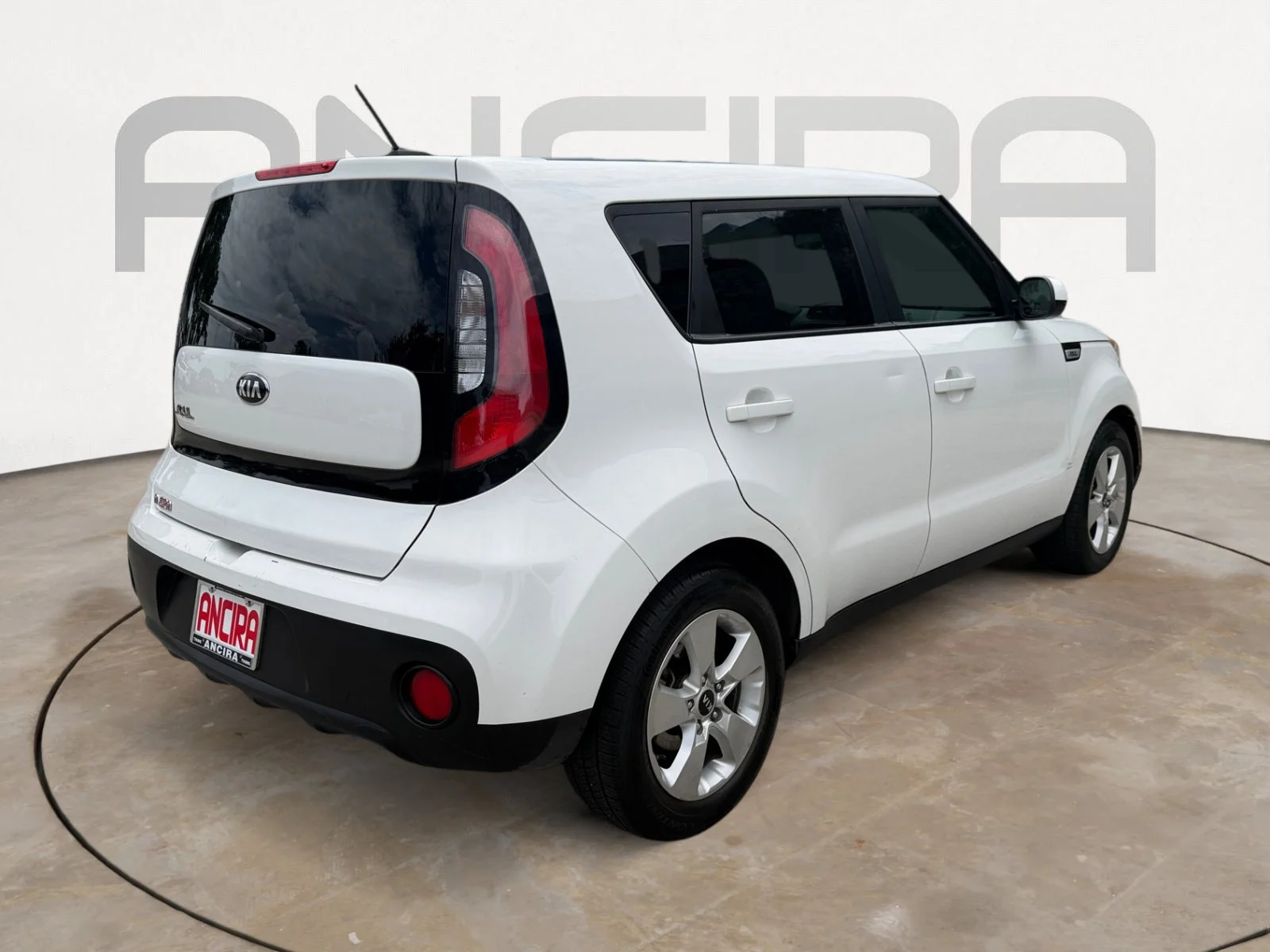 Used 2017 Clear White Kia  image 11