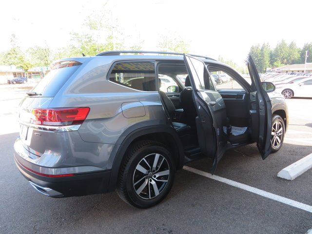 Used 2021 Platinum Gray Metallic Volkswagen 2.0T SE image 8