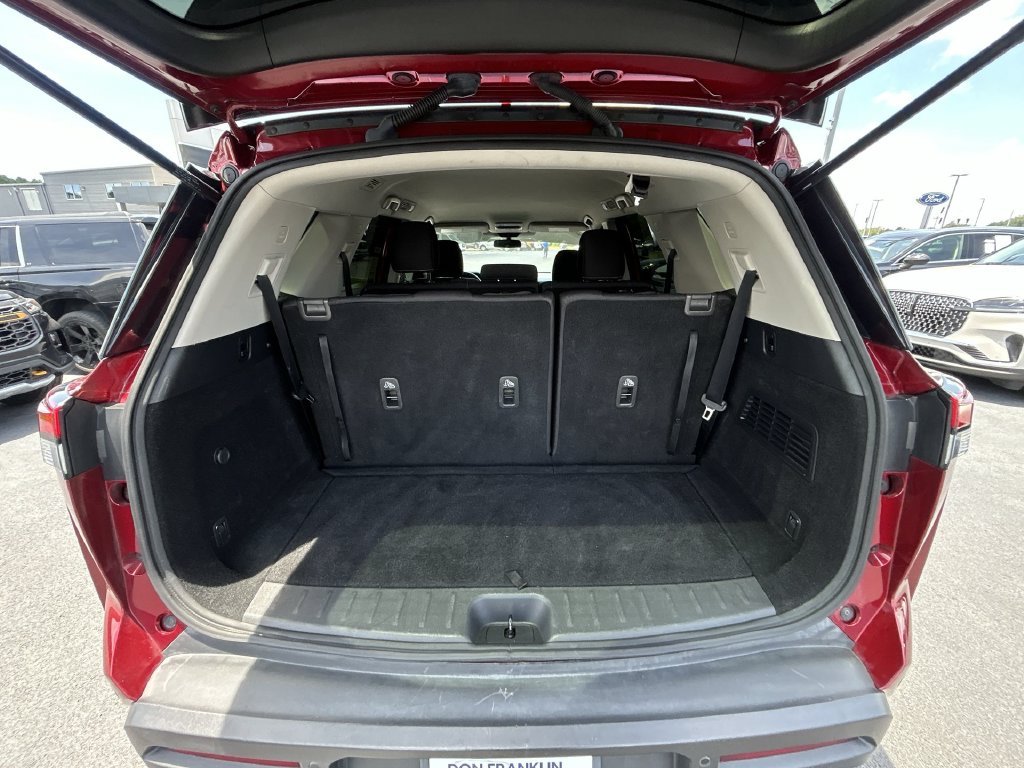 Used 2022 Red Nissan SV image 29