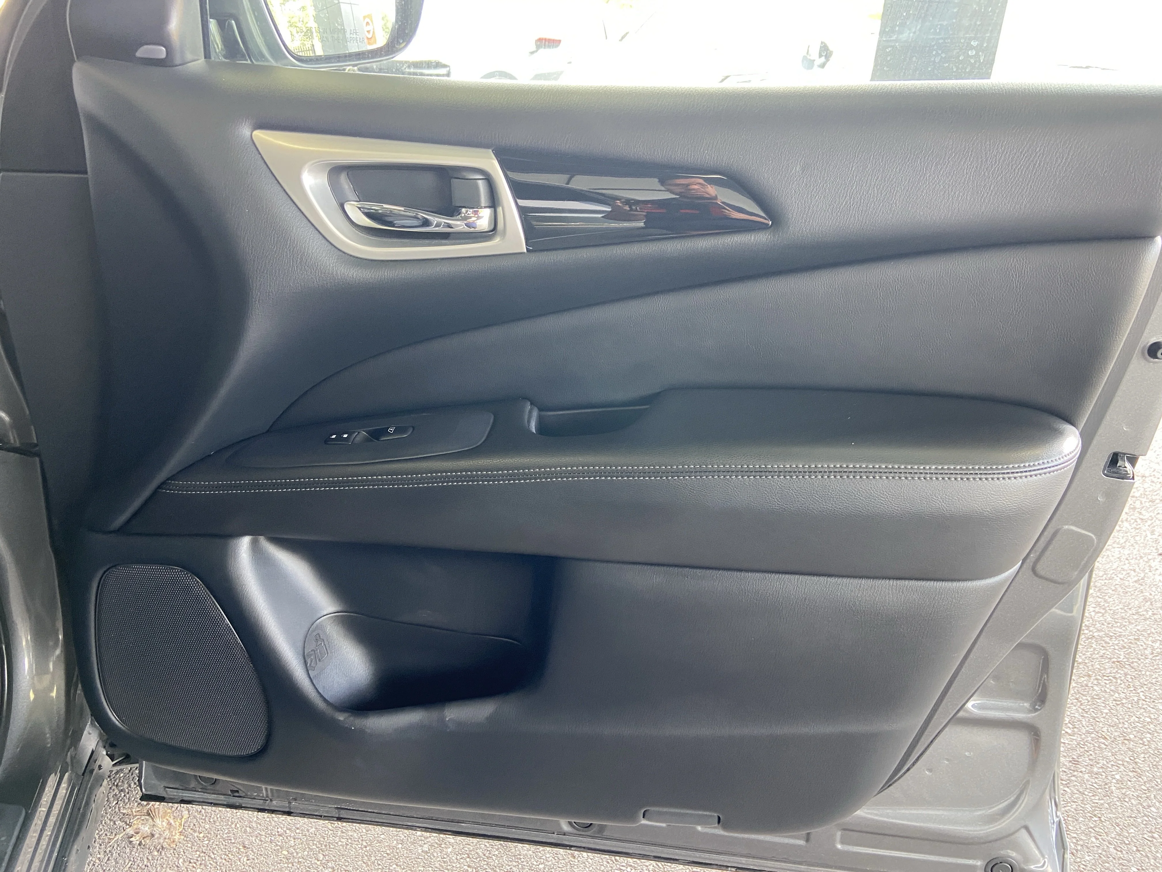 2025 Nissan Pathfinder SL - Photo 29