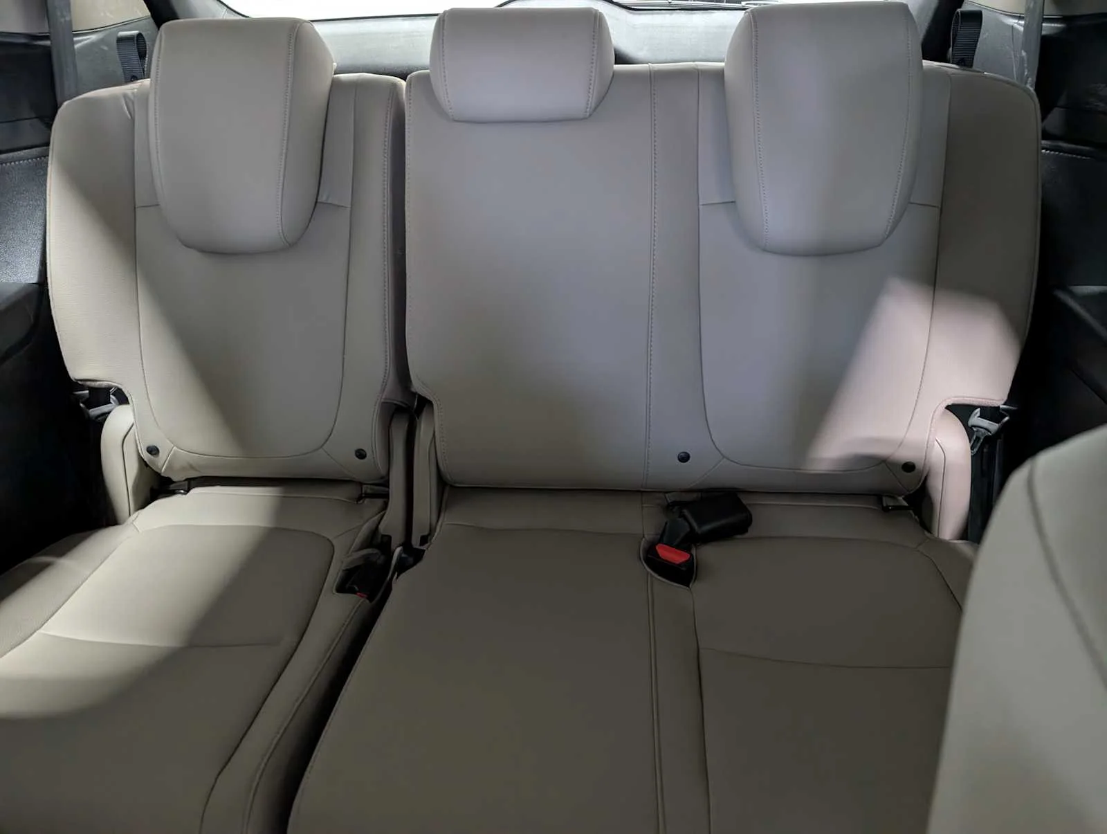Used 2019 White Diamond Pearl Honda EX-L image 25