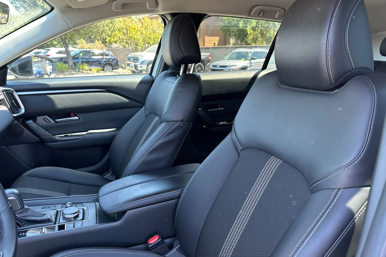 Certified Used 2025 Wind Chill Pearl Mazda Preferred image 21