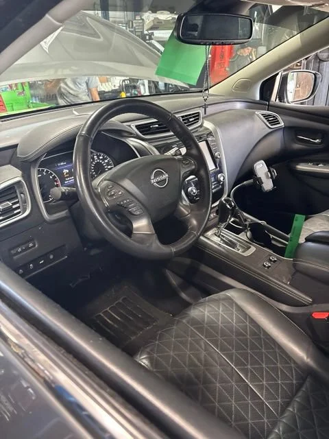 Used 2023 Gray Nissan Platinum image 4