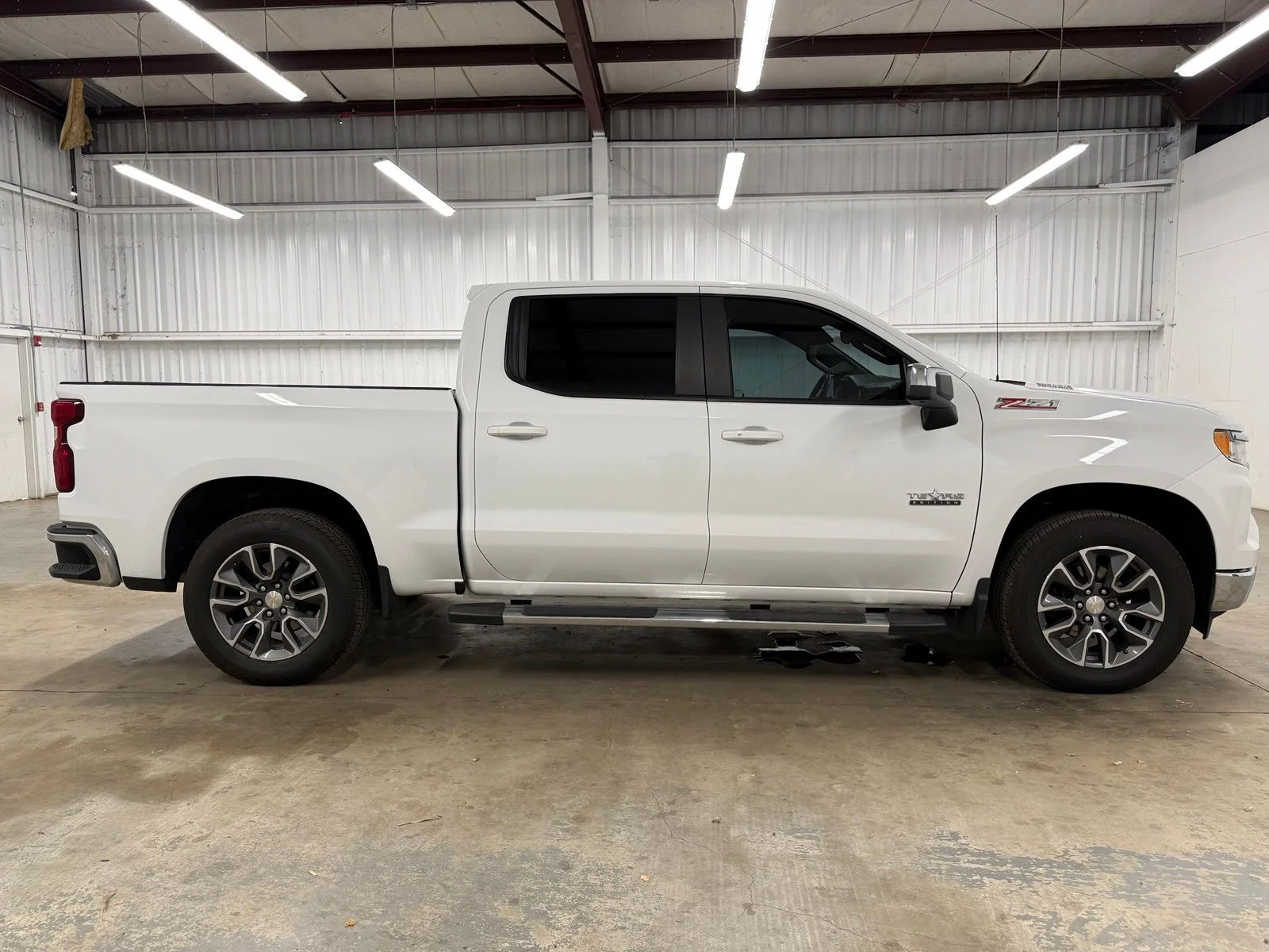 Used 2024 White Chevrolet LT image 5