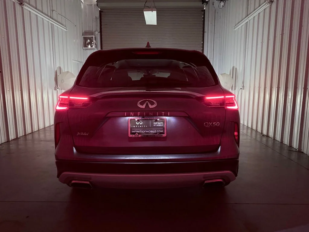 Used 2023 Gray INFINITI LUXE image 9