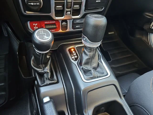 Used 2024  Jeep Mojave image 26