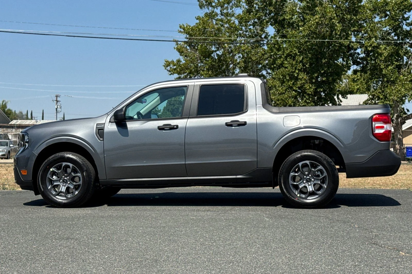 New 2026 Carbonized Gray Metallic Ford XLT image 8