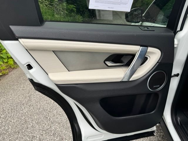 Used 2023 Fuji White Land Rover S R-Dynamic image 11