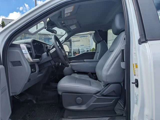 2026 Ford F-350 Super Duty XL - Photo 6