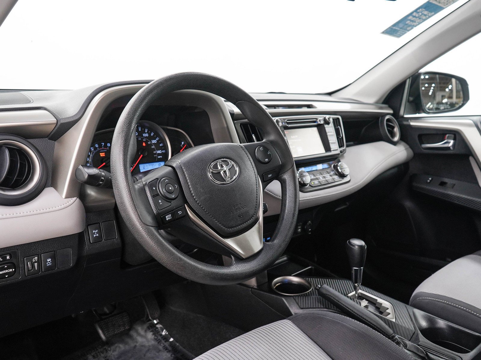 Used 2015 Magnetic Gray Metallic Toyota Xle image 23