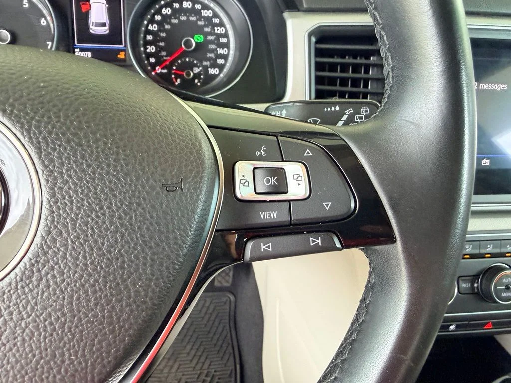 Used 2019 Black Volkswagen 3.6L V6 SE image 21