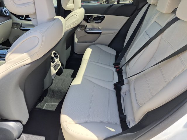 New 2027 Polar White Mercedes-Benz GLC 300 image 55