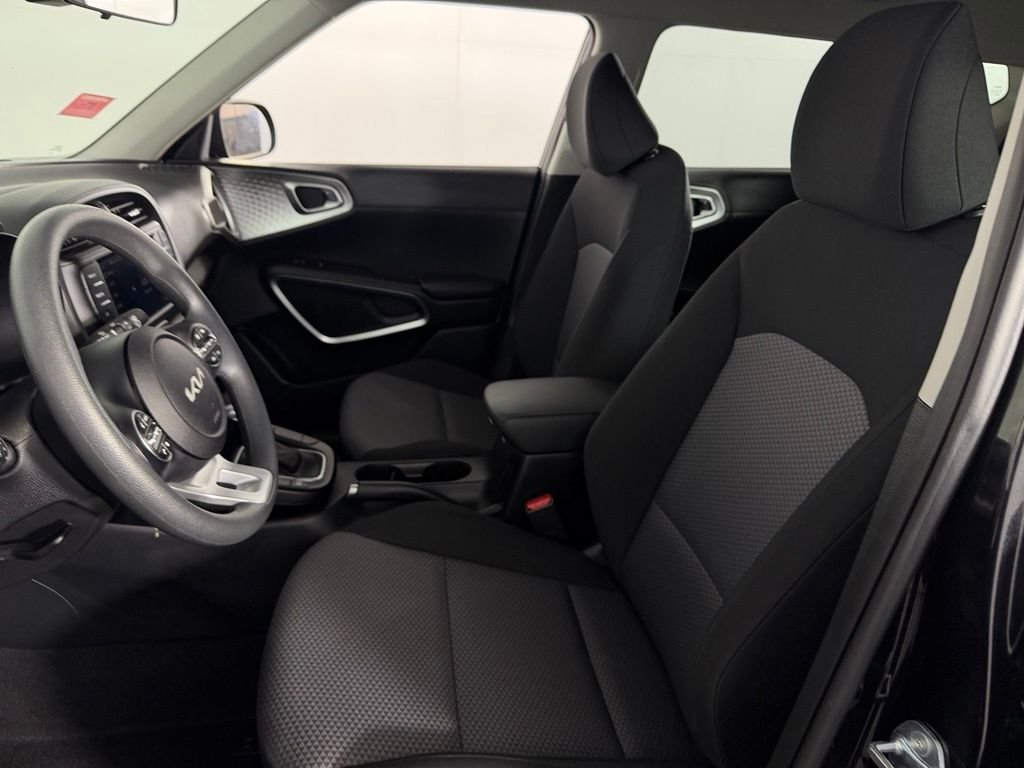 2025 Kia Soul LX - Photo 21