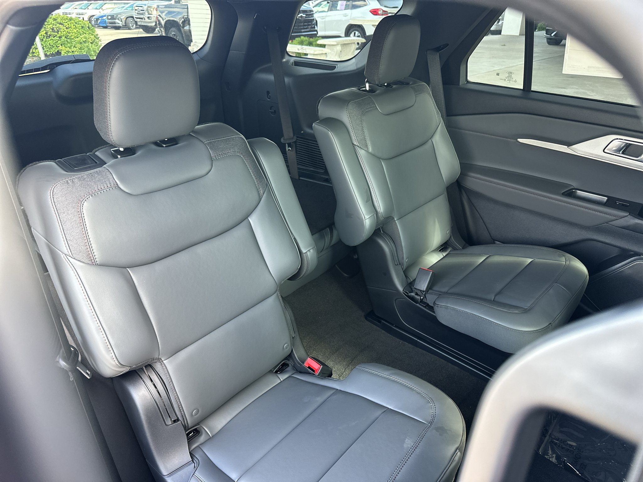 New 2027 Avalanche Gray Ford Active image 33