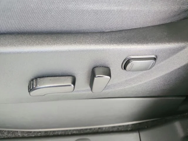 Used 2025 White Nissan SV image 20