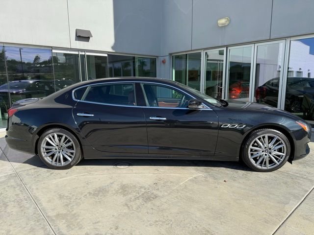 Certified Used 2022 Nero Ribelle Metallic Maserati Modena image 3